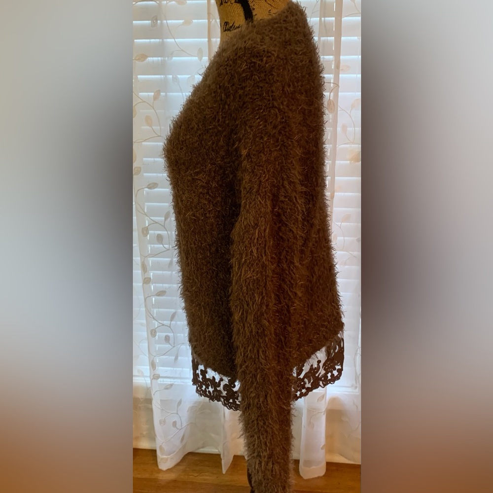 Olivia Sky Owl Taupe Eyelash Sweeter with Lace Bottom Trim Size L NWT - Picture 4 of 9
